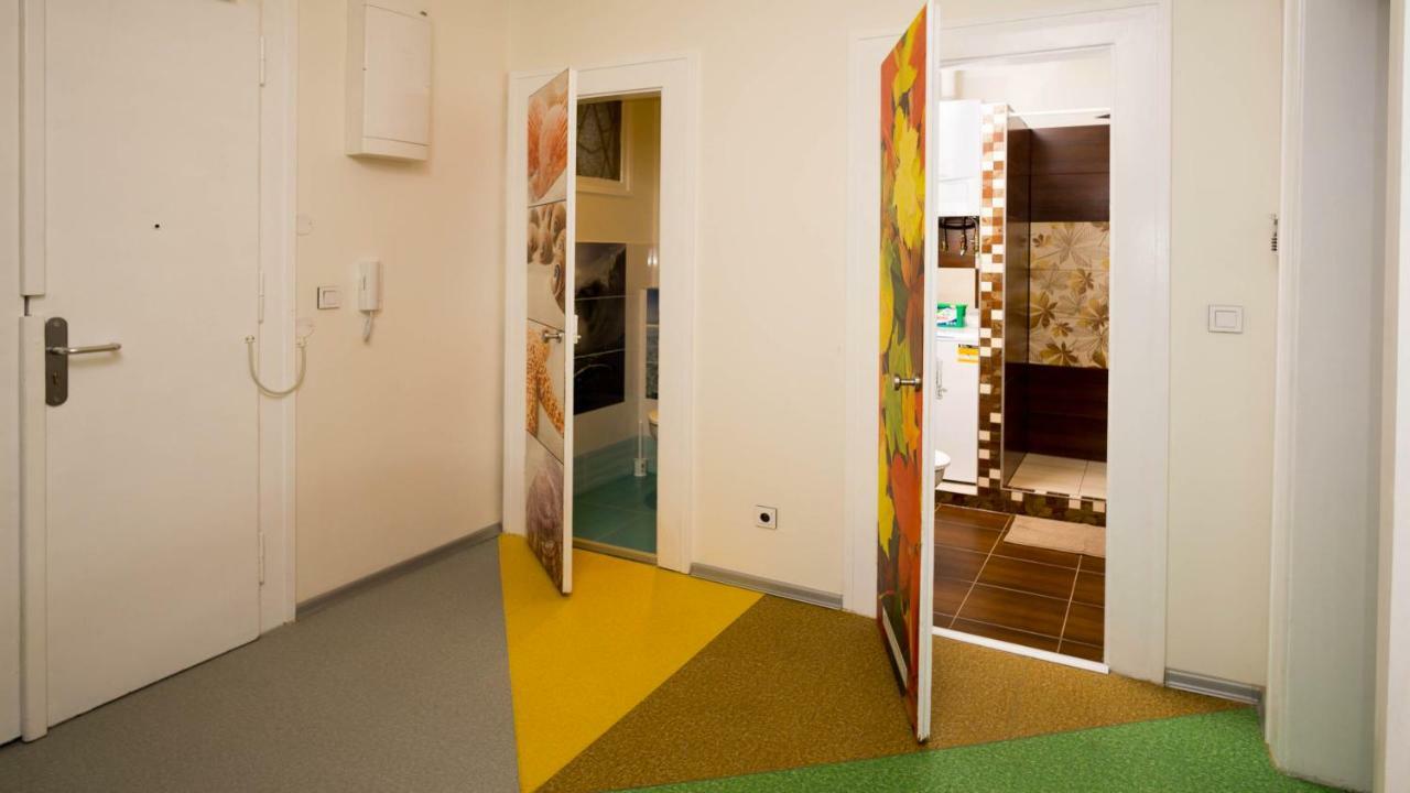 Apartment Four Year Seasons - Walkable To Centre, Metro And Riverside Prague Exterior photo